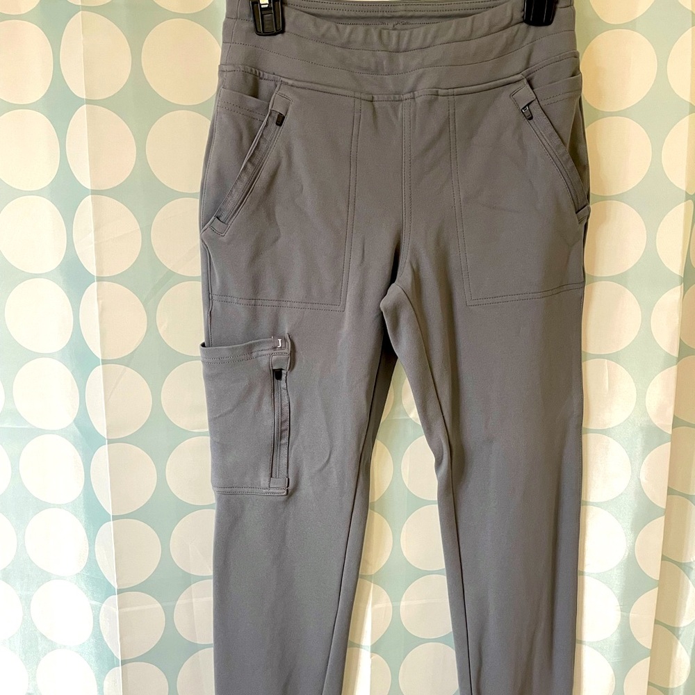 Jaanuu 10 pocket jogger scrub pant